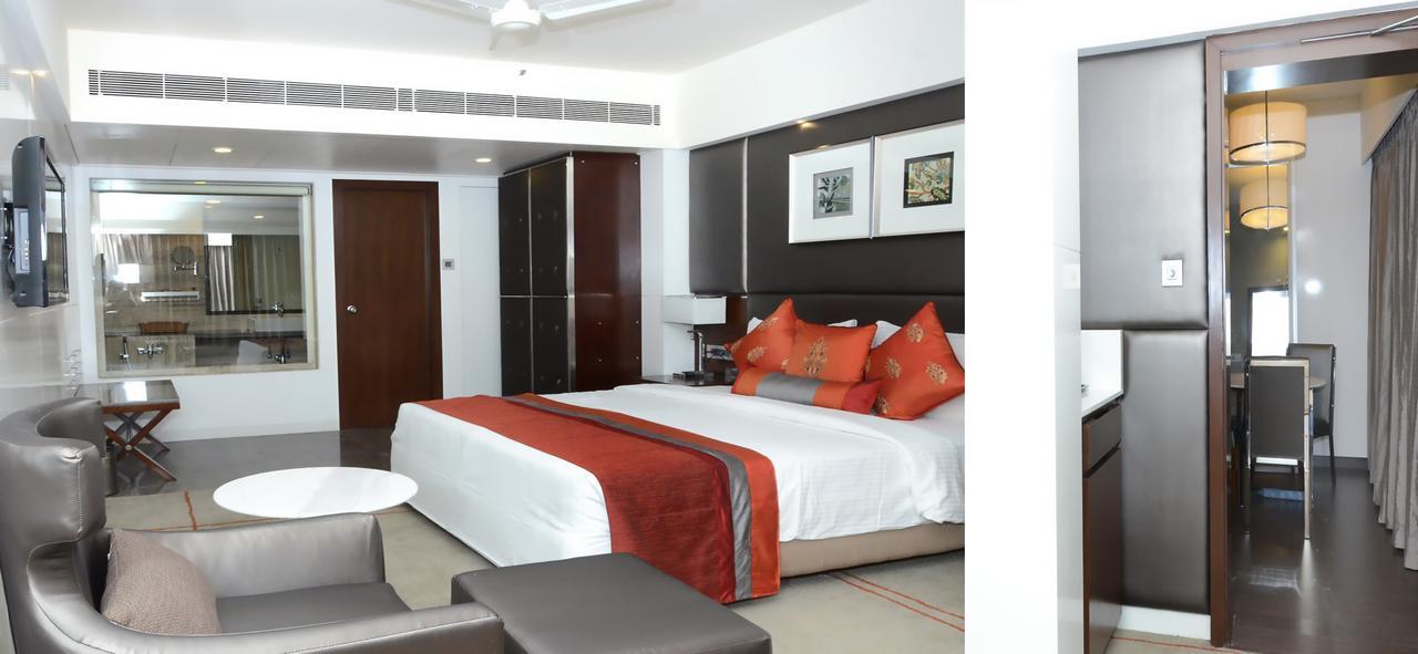 Quality Hotel D V Manor Vijayawāda Exterior foto